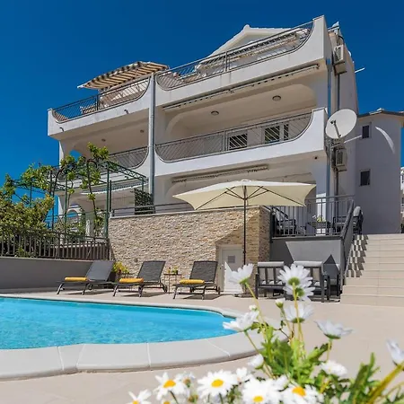 Seaview With Pool - Cotton * Trogir