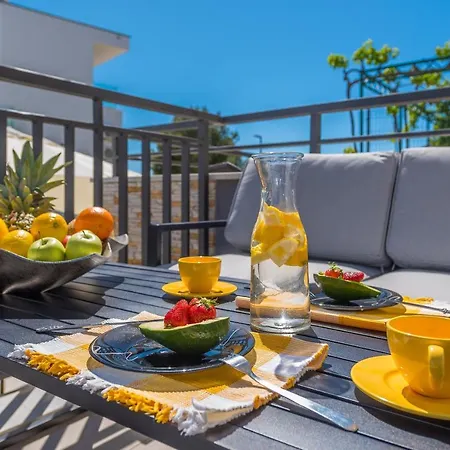 Seaview With Pool - Cotton Trogir
