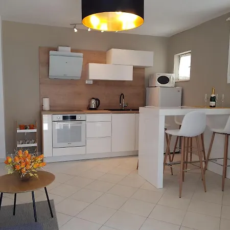 Seaview With Pool - Cotton Apartment Trogir